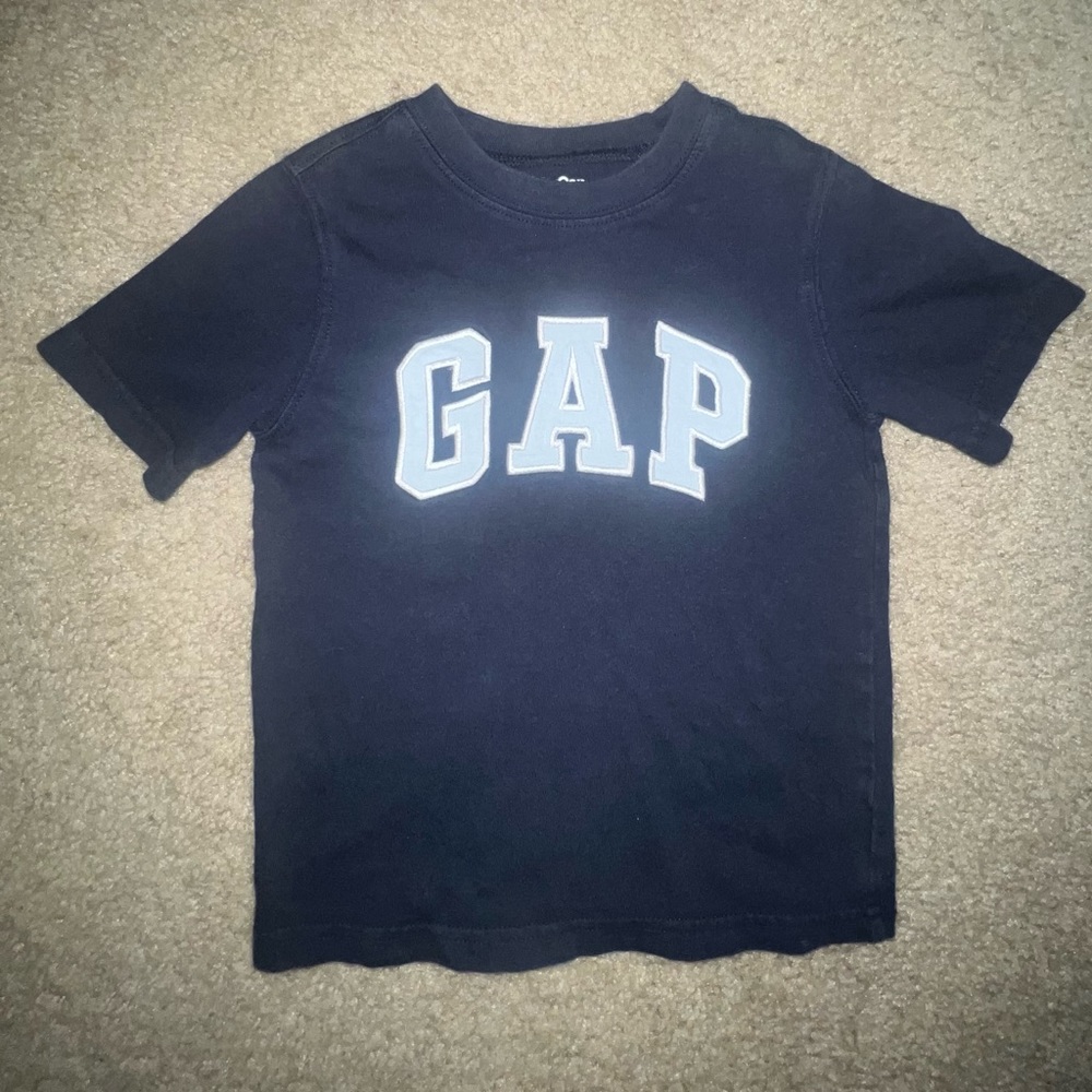 Boys gap T-shirt size 4T